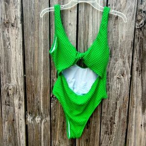 One piece bathing suit size: L